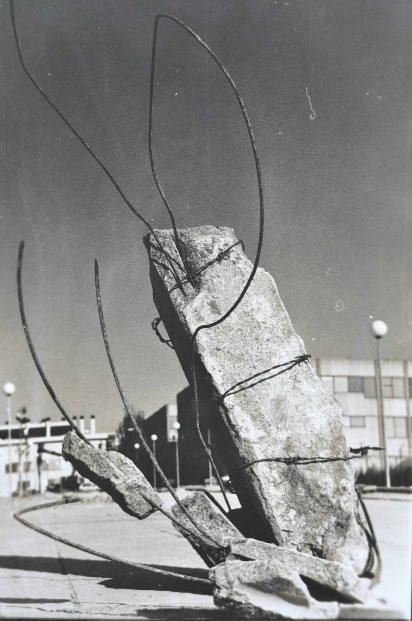 Bego Otero,escultura Resilencia racial, 1999